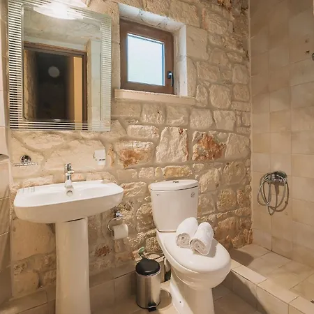 Stone Made Private Pool 3 Криопиги
