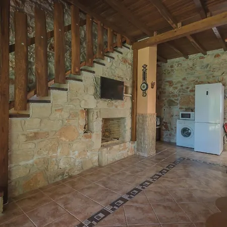 Сasa de vacaciones Stone Made Private Pool Villa 3 Kriopigi