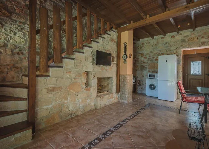 Сasa de vacaciones Stone Made Private Pool Villa 3 Kriopigi